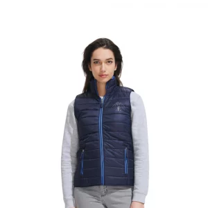photo doudoune femme bleue avec logo Vaelya